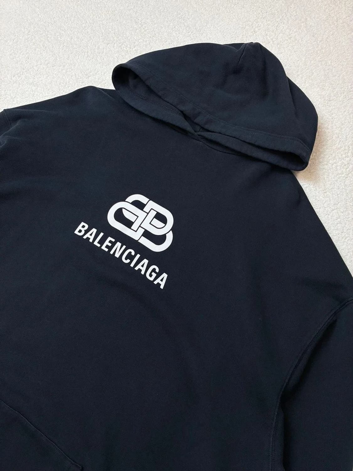 발렌시아가 블랙 BB 로고 오버핏 후드 티셔츠 PN5729    상품이미지2