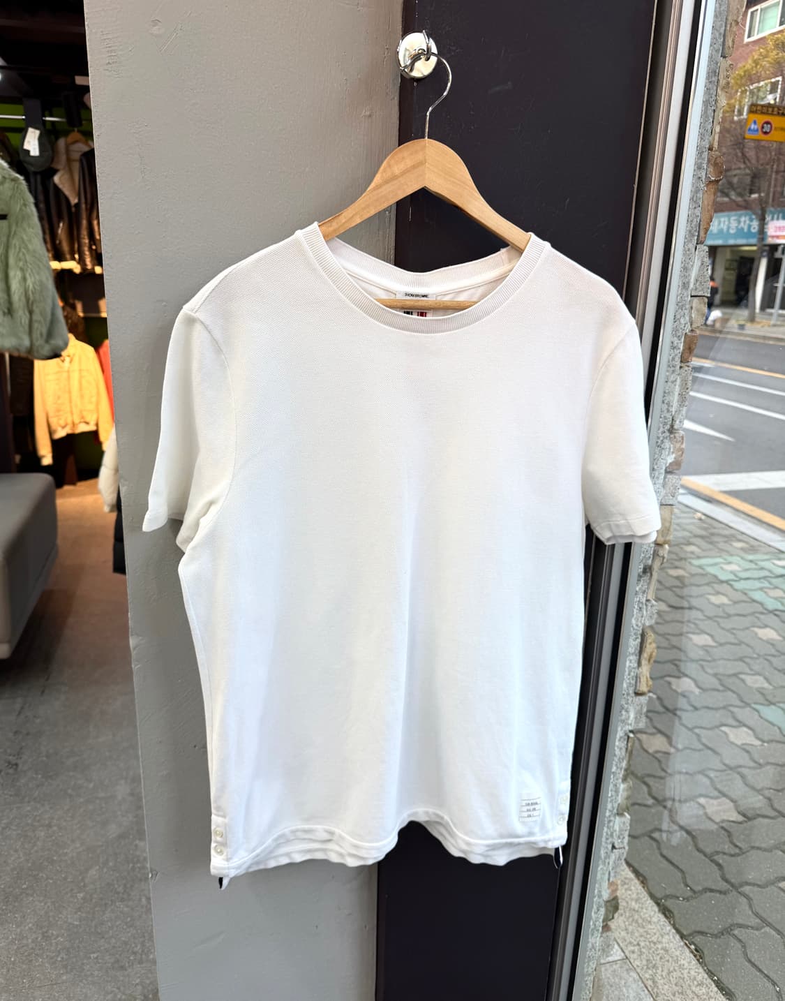 100~105/ 톰브라운 백삼선 코튼 반팔티 상품이미지2