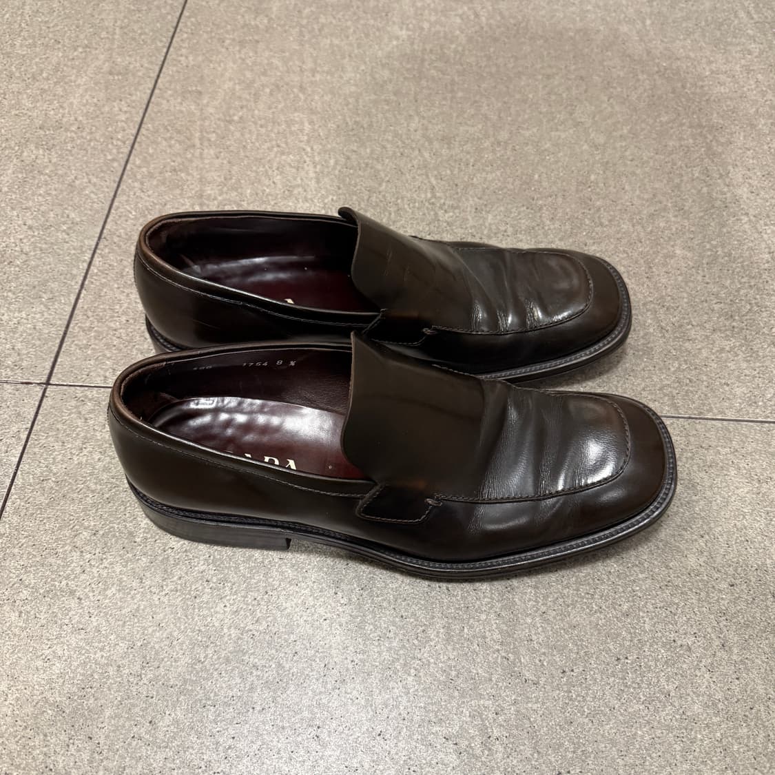 프라다 스퀘어토 다크브라운 로퍼 8 1/2 상품이미지4