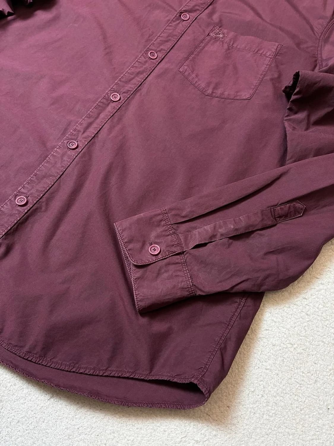 버버리 브릿 버건디 솔리드 셔츠 PN7887 상품이미지5