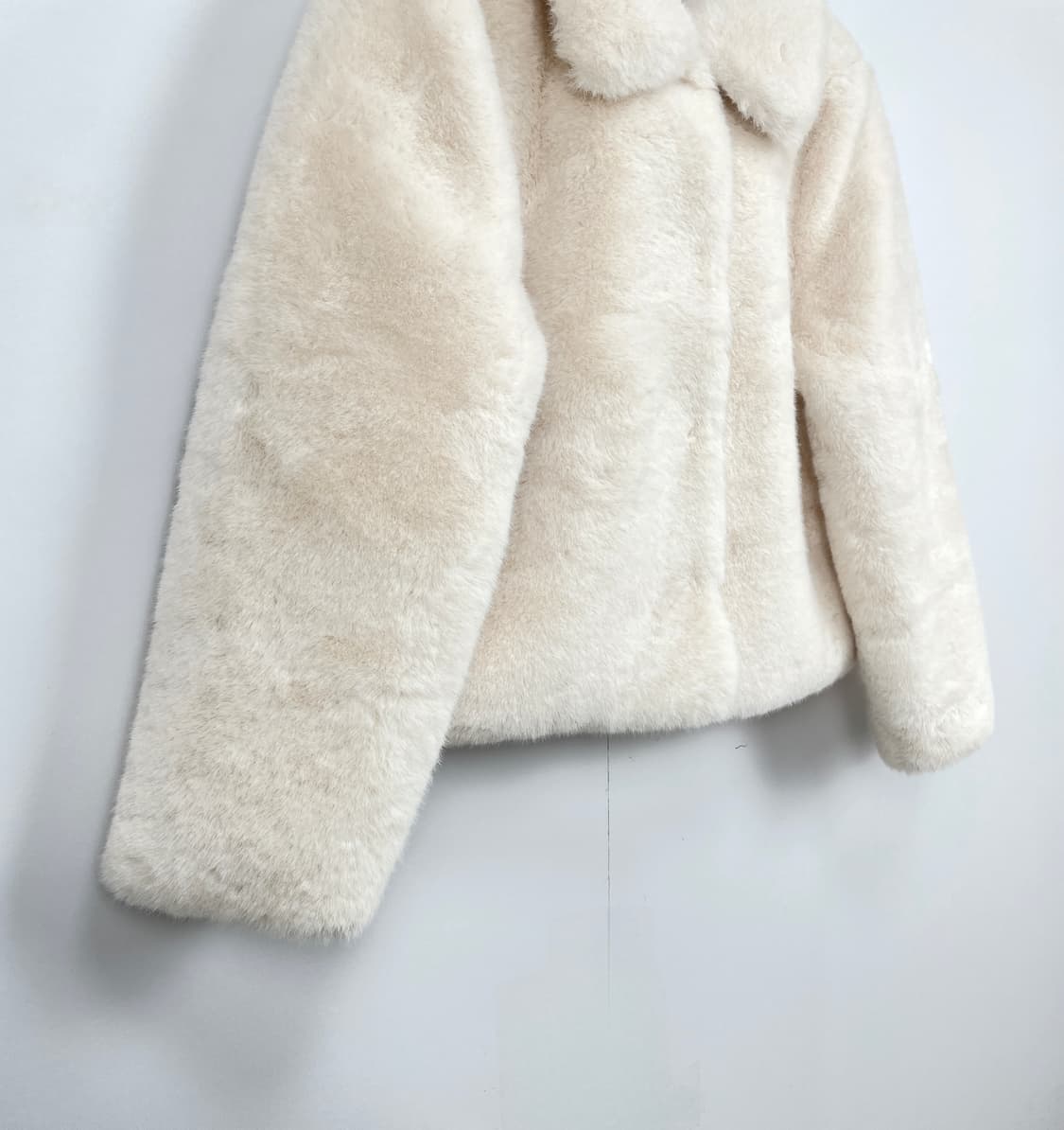 오디네르(ordinaire) 라운드 카라 에코 퍼 자켓 상품이미지6