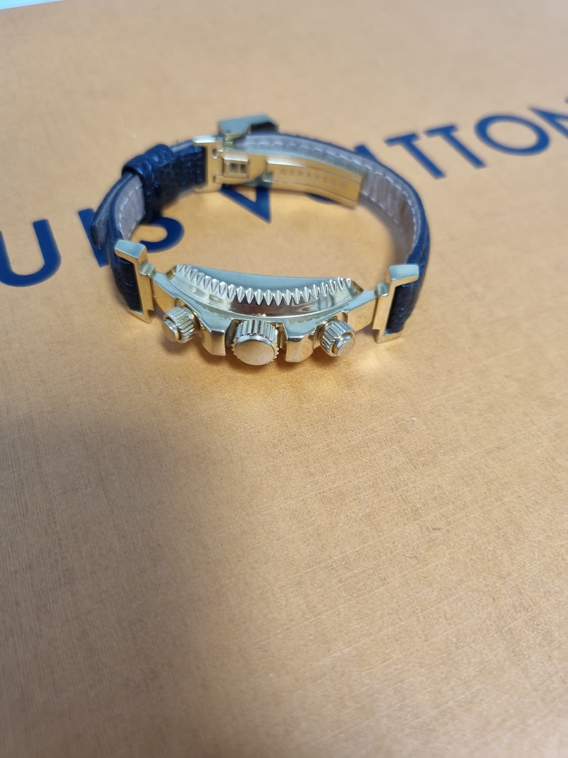 드바스크 금장 가죽 팔찌 상품이미지1