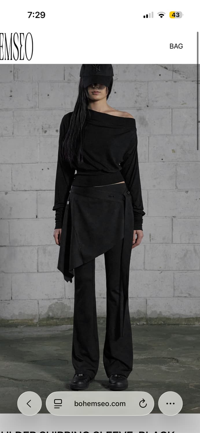 보헤미안서울 SHOULDER SHIRRING SLEEVE, BLACK 상품이미지3