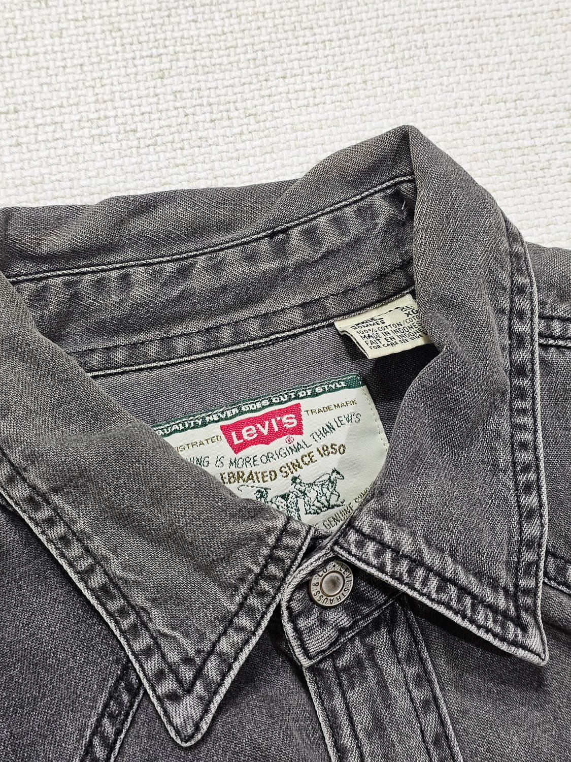 [L] 리바이스 그레이 데님 웨스턴 스냅 셔츠 상품이미지3