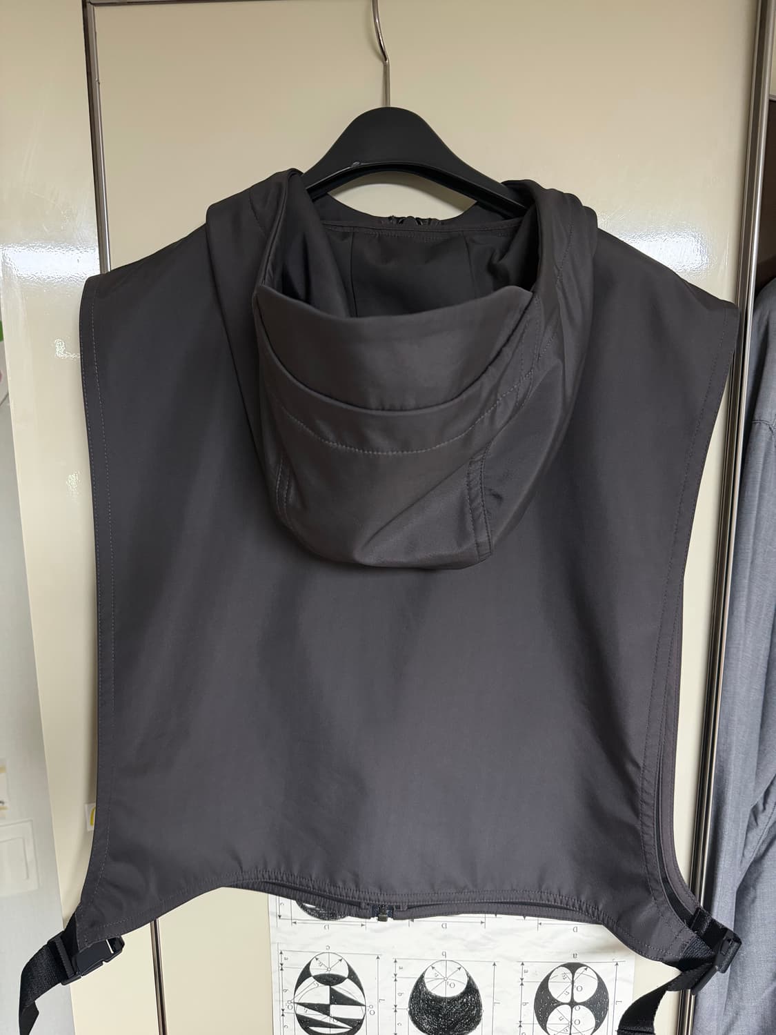 [os] cos 워터프루프 유틸리티 후드 베스트 질레 상품이미지3