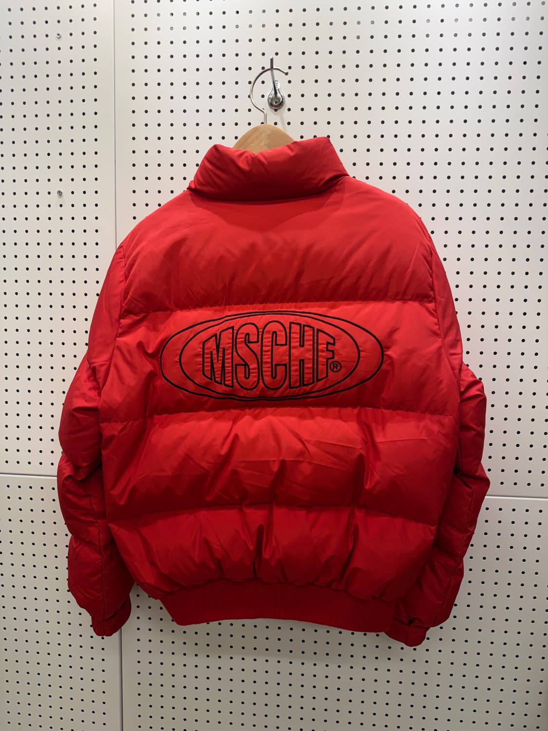 미스치프 빅로고 레드 패딩  U15 상품이미지3