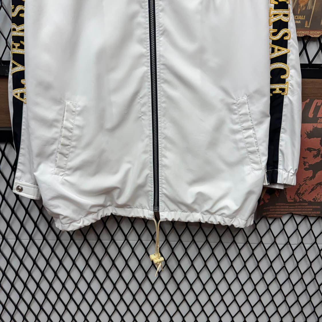 90s 알프레도 베르사체 바람막이 후면 메두사 로고 포인트 화이트 상품이미지4