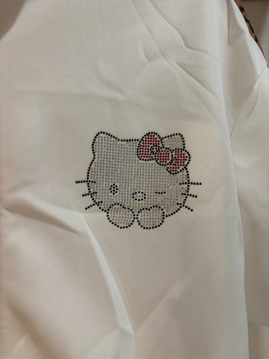헬로키티 반팔 집업 트레이닝바지 세트 상품이미지3