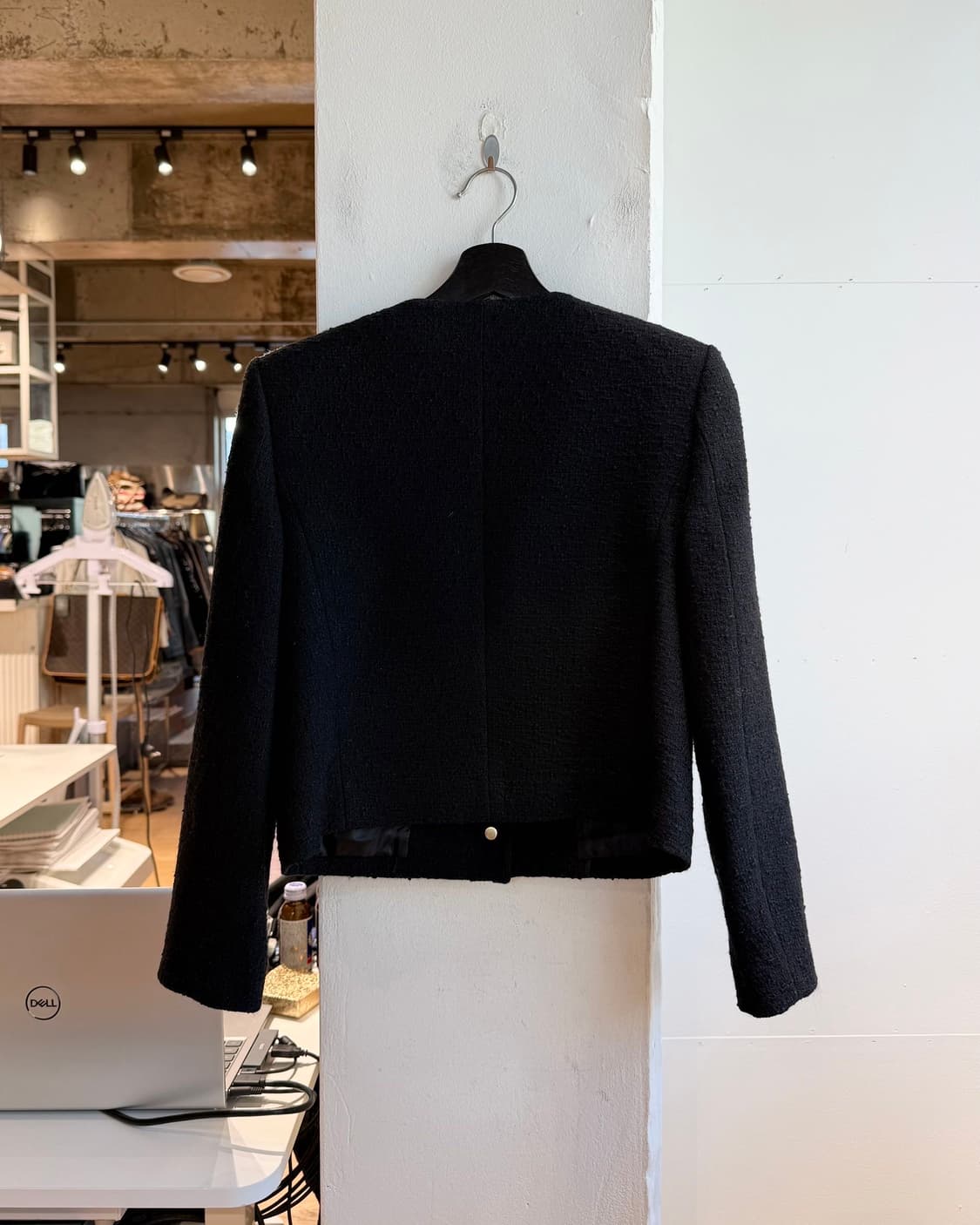 준지 블랙 금장 라운드 트위드 자켓  상품이미지7