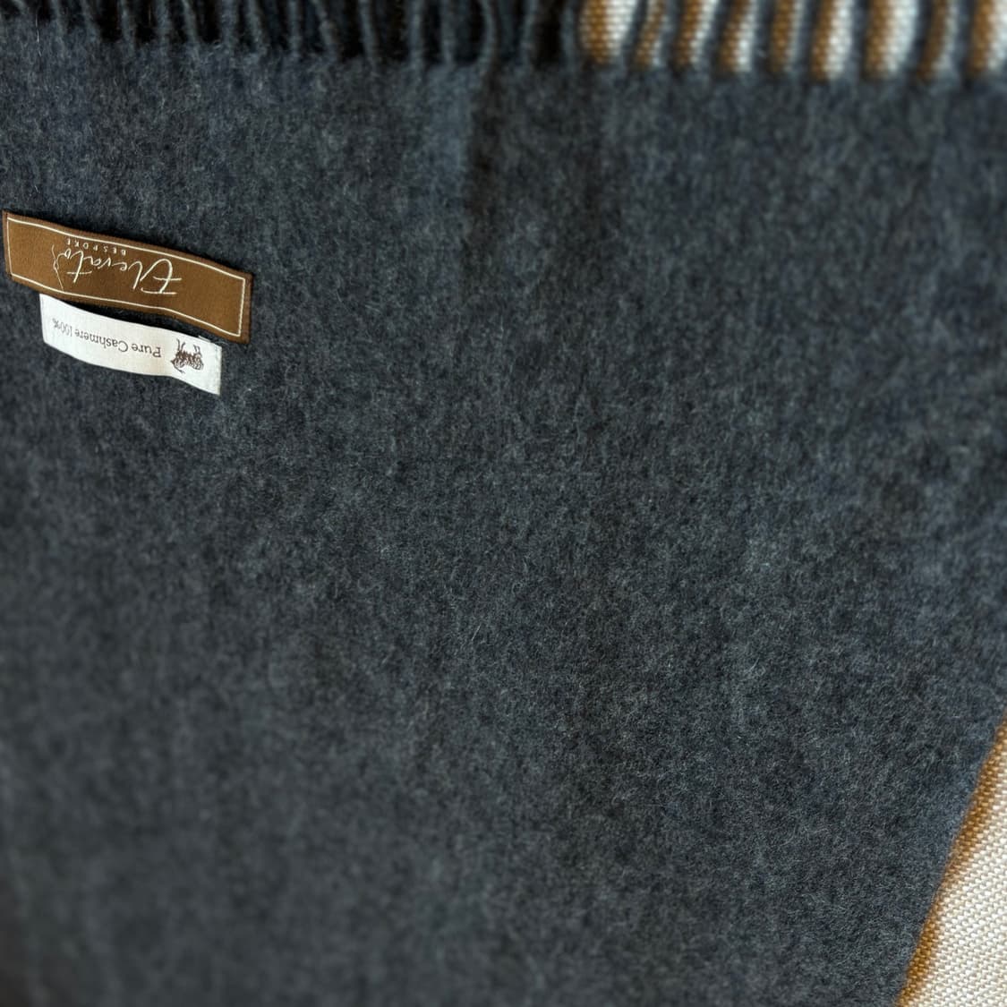 엘렘토(Elemto) 브랜드의 퓨어 캐시미어 100% 머플러 그레이 상품이미지8