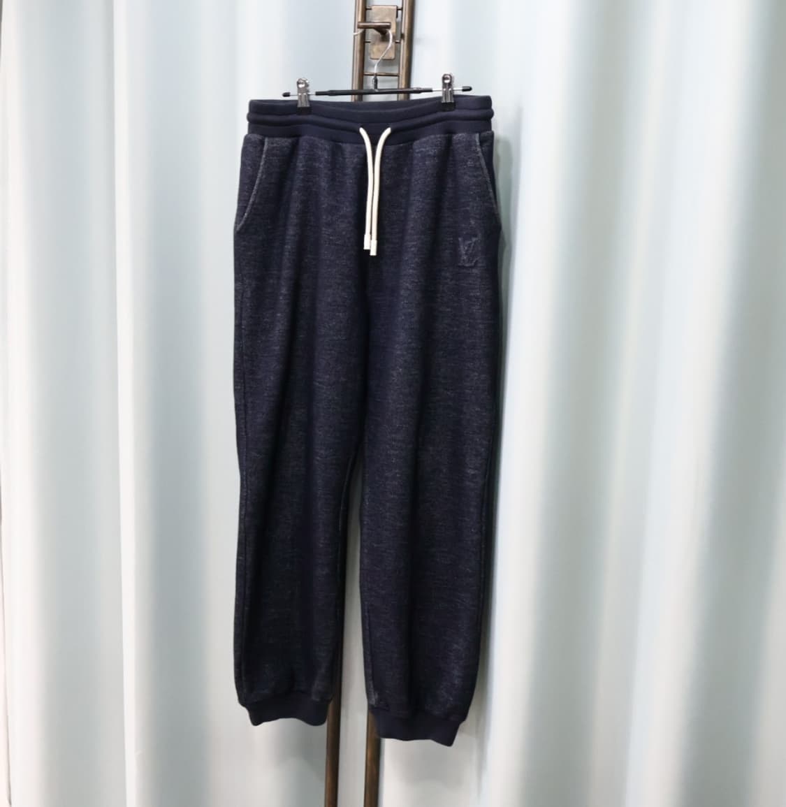 루이비통 모노그램 포켓 하이브리드 스웨트 팬츠 M 상품이미지2