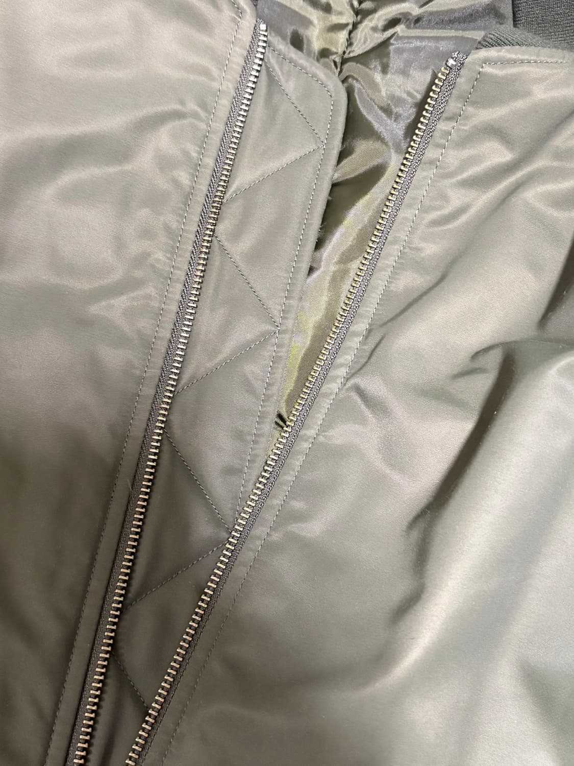 유니클로 MA-1 블루종 (올리브) 상품이미지6