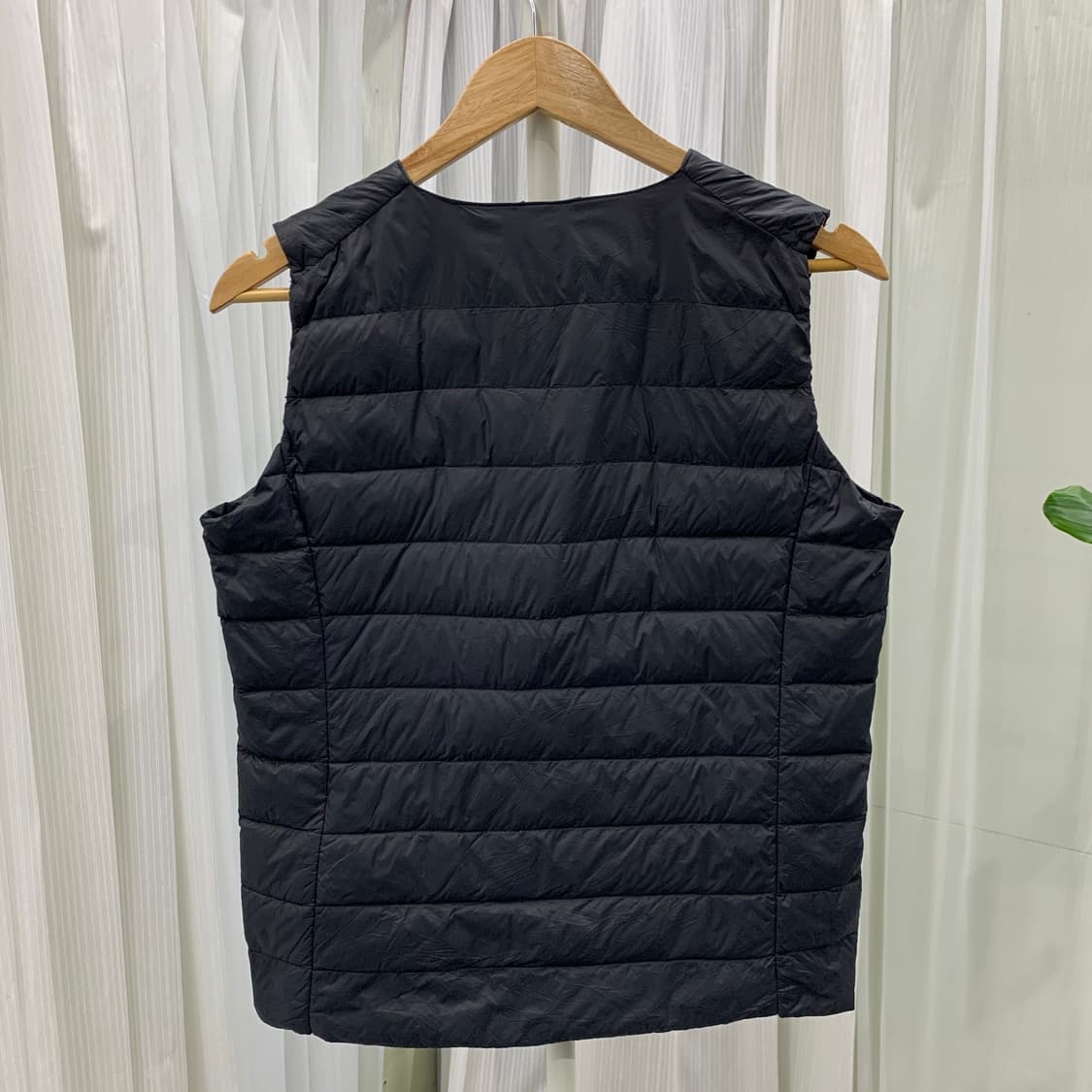 임블리 브이넥 구스다운 여성 경량 패딩 조끼  1734 상품이미지3