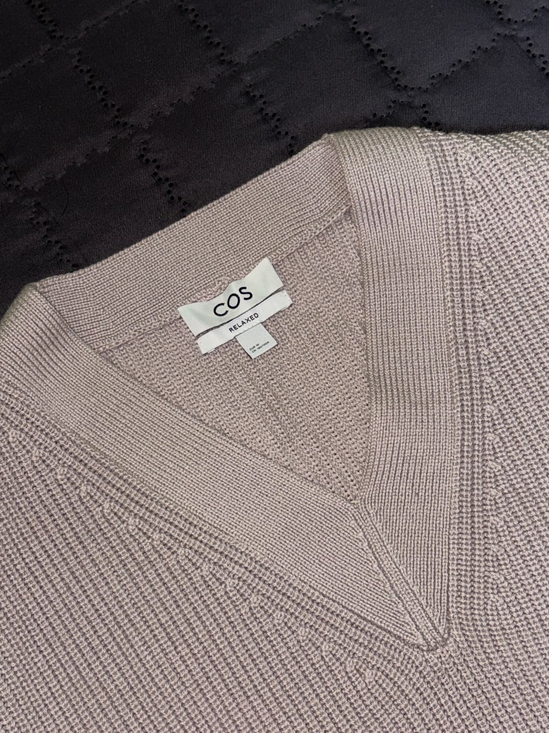 [M] COS 코스 V넥 청키 울점퍼 스웨터 스톤 상품이미지5