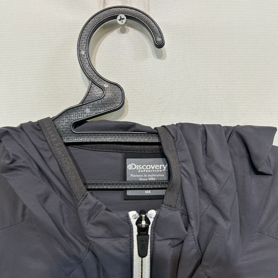디스커버리 남성 바람막이 105 챠콜 상품이미지2