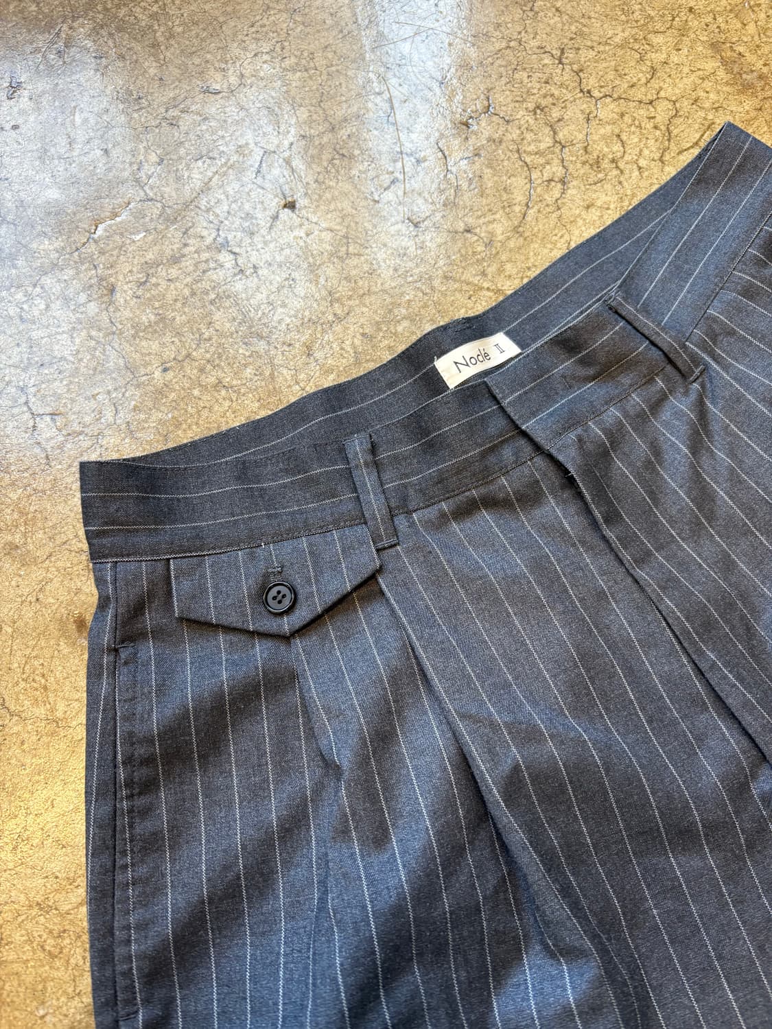 노클 스트라이프 하프 슬랙스 상품이미지3