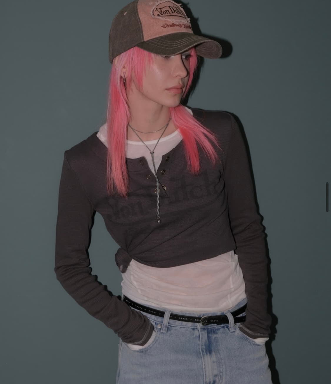 본더치 x 오디너리 홀리데이 와플 스냅 티셔츠 차콜 상품이미지3