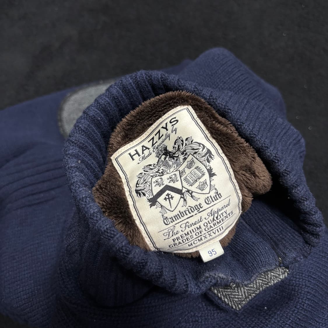 95 헤지스 네이비 보아털 엘보우패치 니트집업 상품이미지4