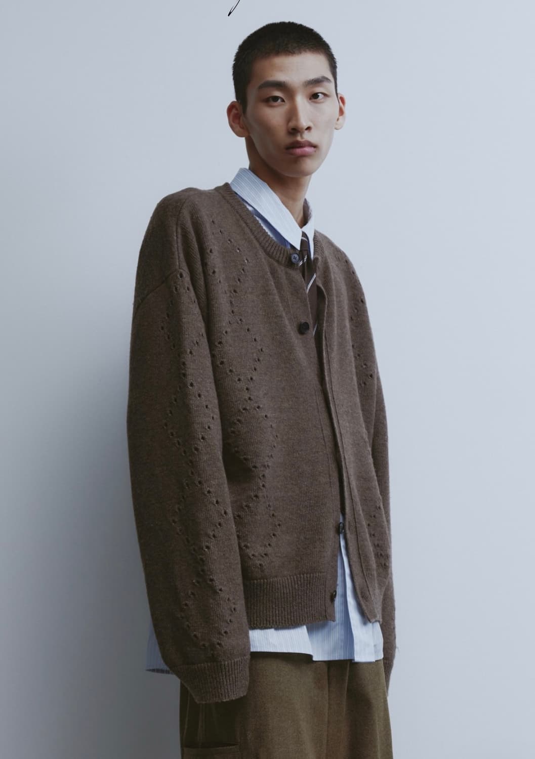 유스 24fw 아가일패턴 펀칭 가디건 (브라운)L사이즈 상품이미지1