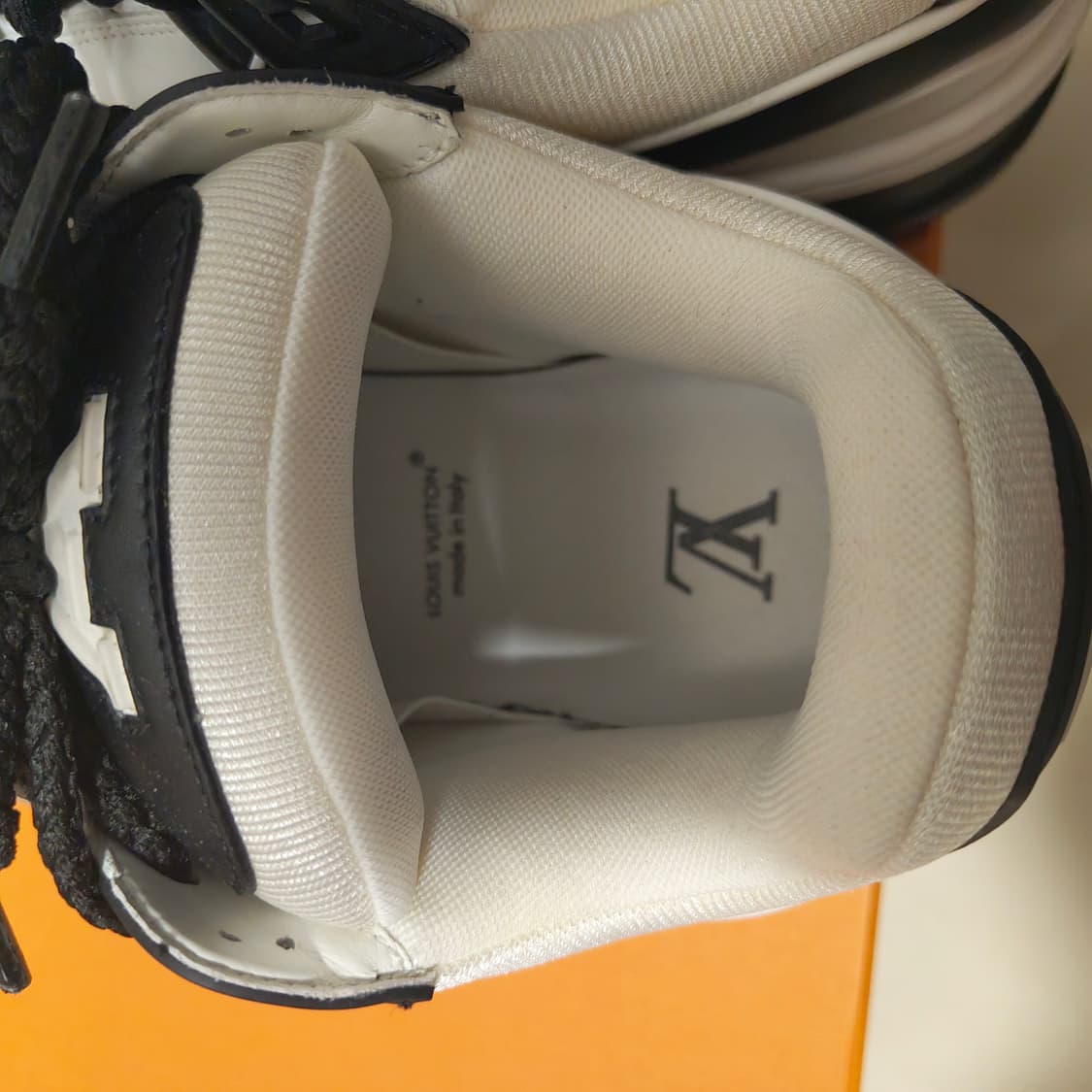 루이비통 맥시 트레이너 7.5 상품이미지4