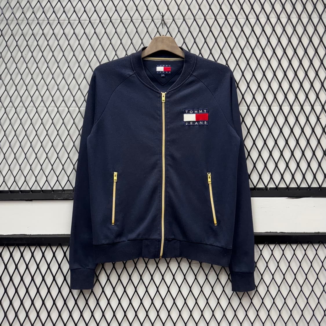 18F/W 타미힐피거 집업 자켓 헤리티지 플래그 금색 지퍼 디테일 네이비 상품이미지1