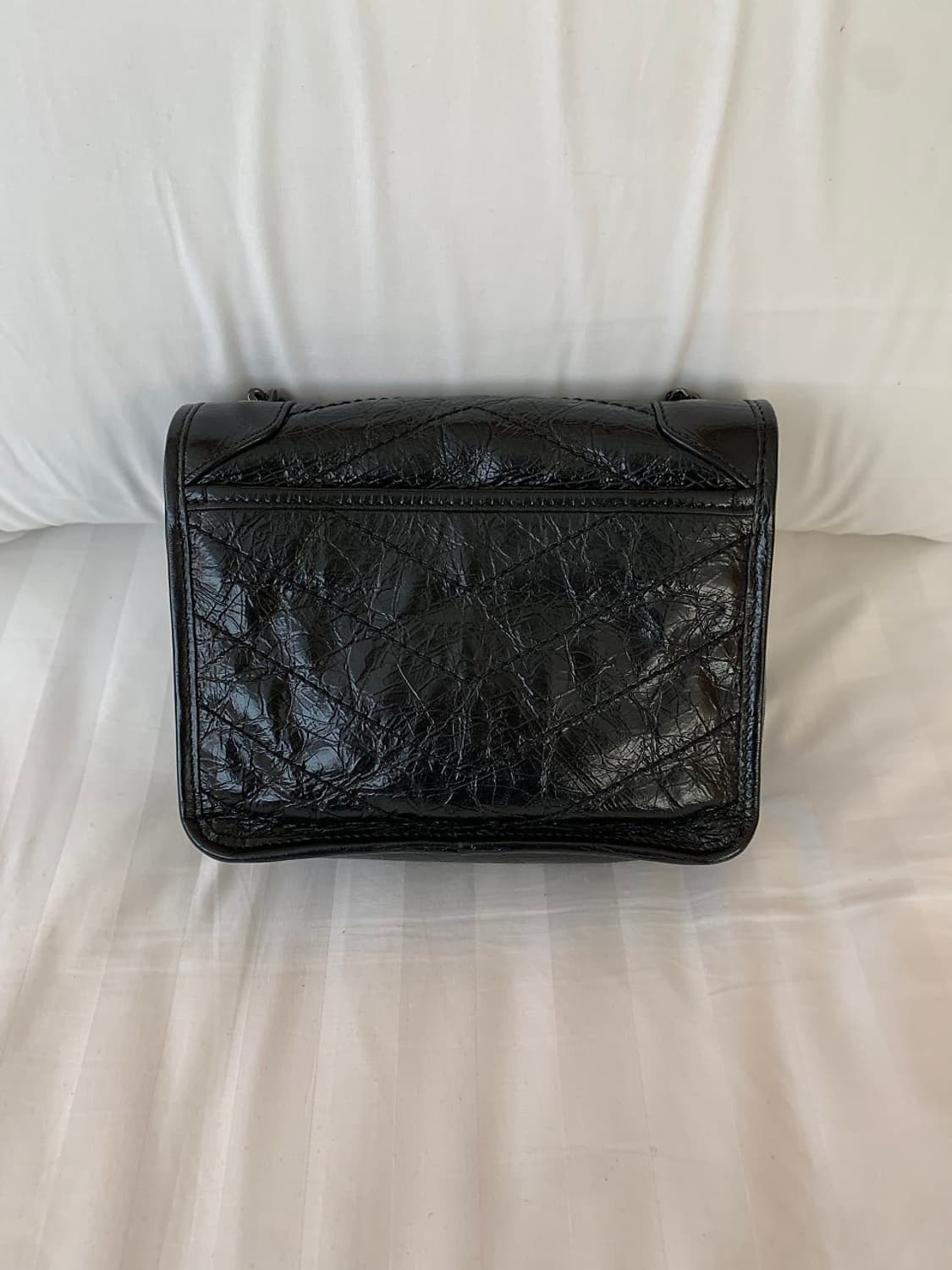 입생로랑 니키 체인 월렛백 상품이미지4