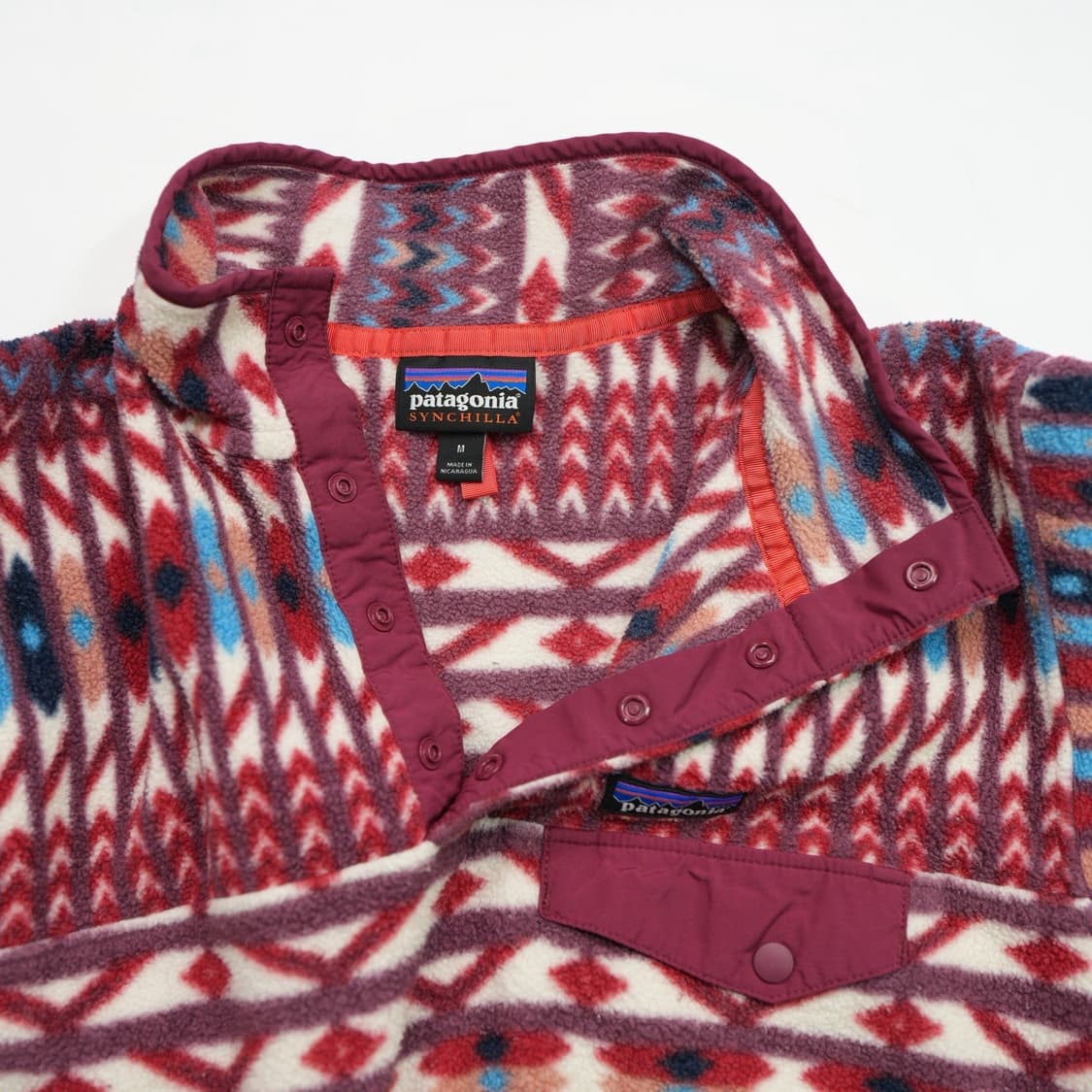 18FW 파타고니아 신칠라 스냅-T 버건디/화이트/블루 상품이미지2