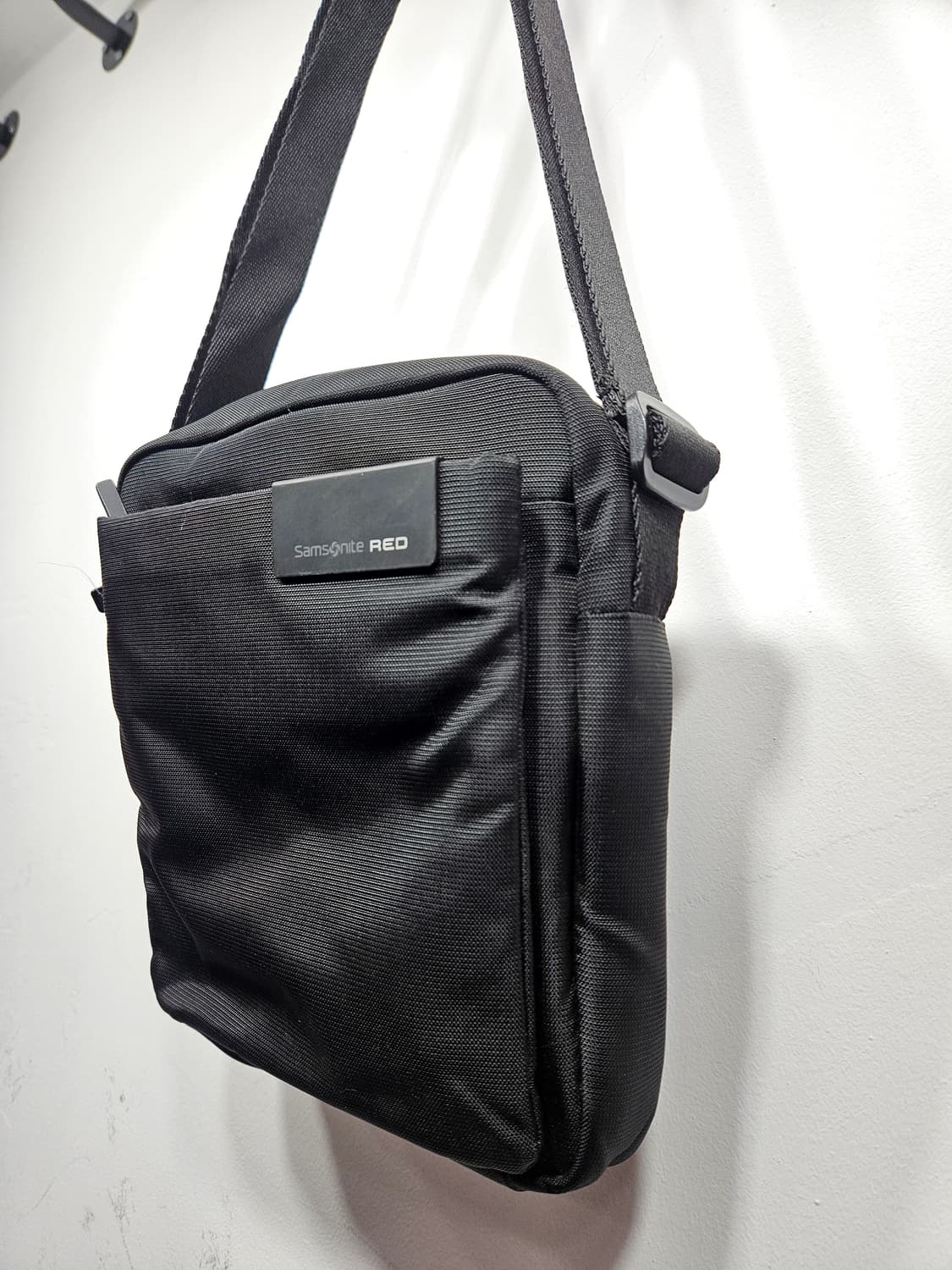 쌤소나이트 RED 투리스(TURRIS) 블랙 크로스백 상품이미지3