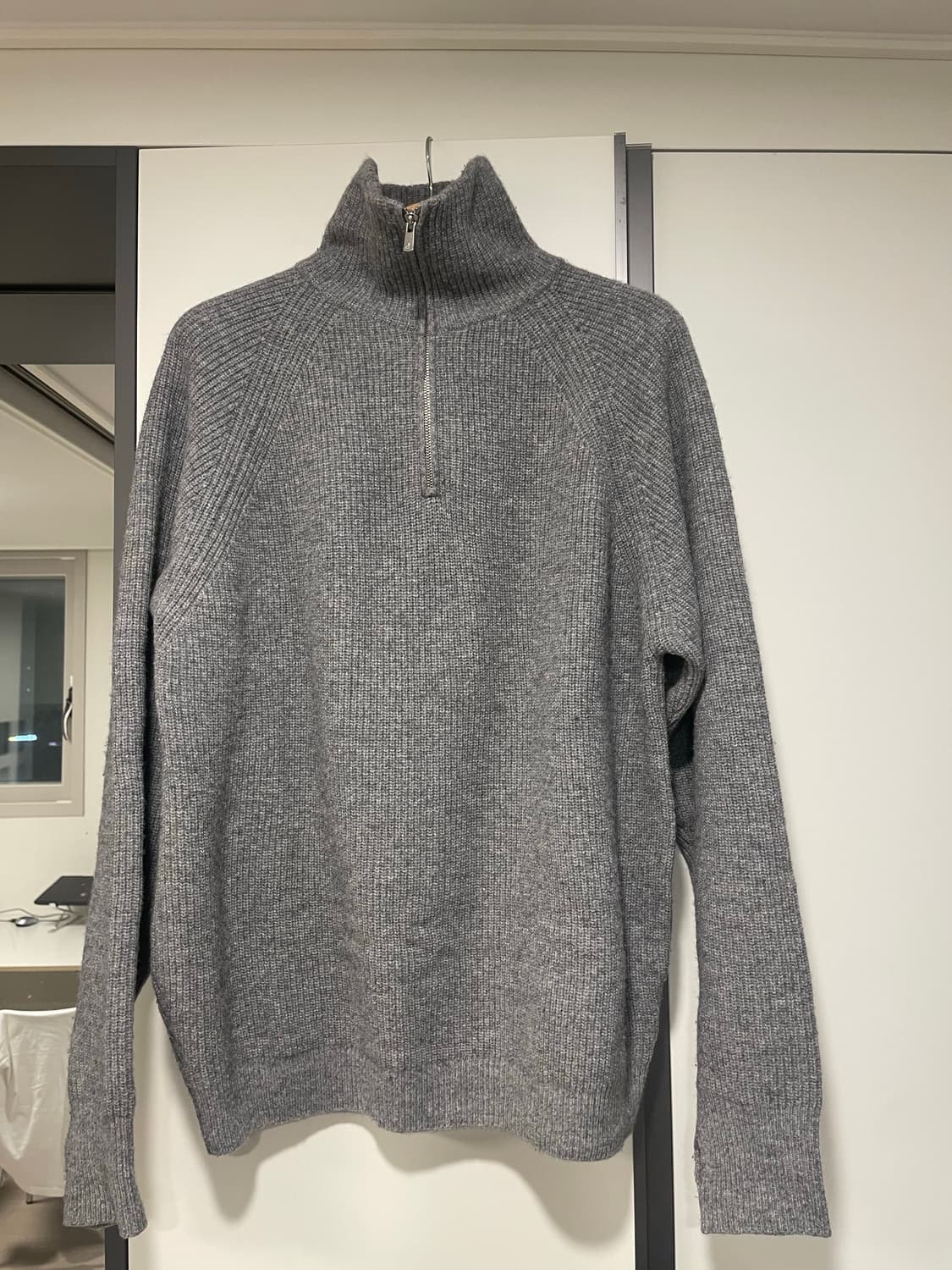 월스와일무브먼트 니트 상품이미지2