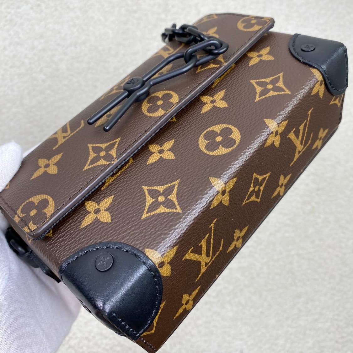 루이비통 크로스백 스티머 웨어러블 월릿 상품이미지8