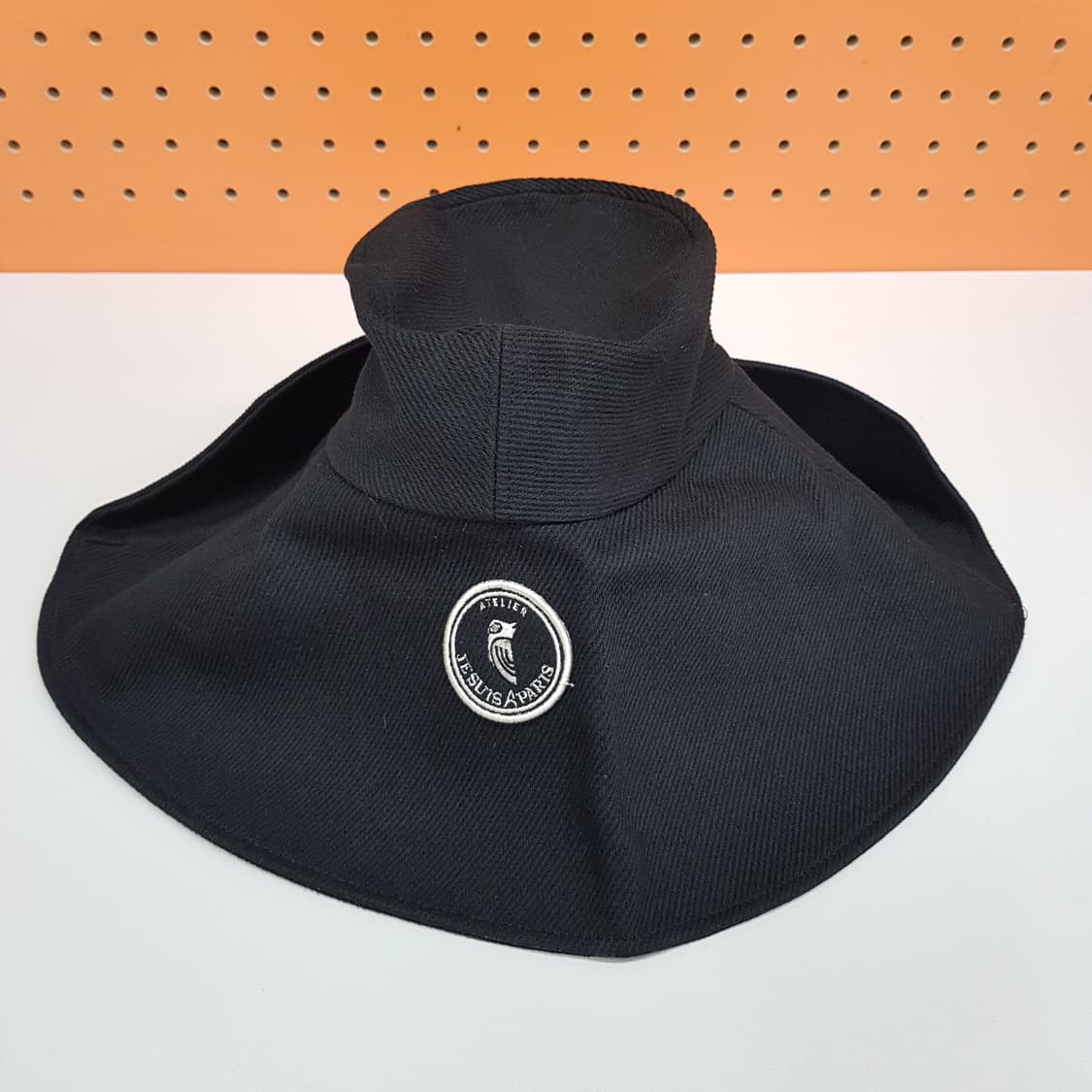 럭키슈에뜨 아틀리에 2022 로고 자수 와이드 브림 버킷햇 F사이즈 상품이미지3