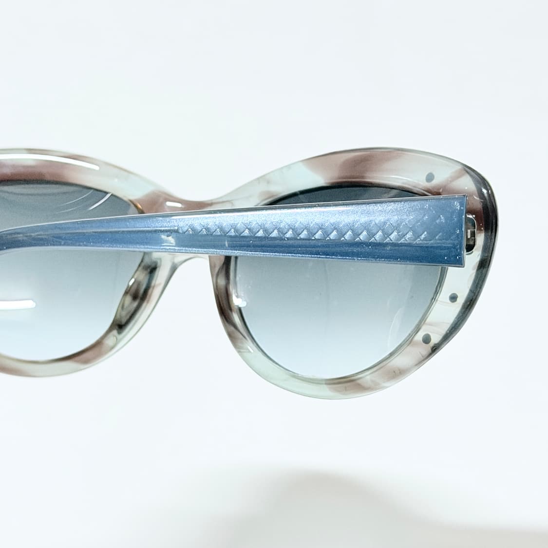 보테가베네타 인트레치아토 오발 선글라스 상품이미지2