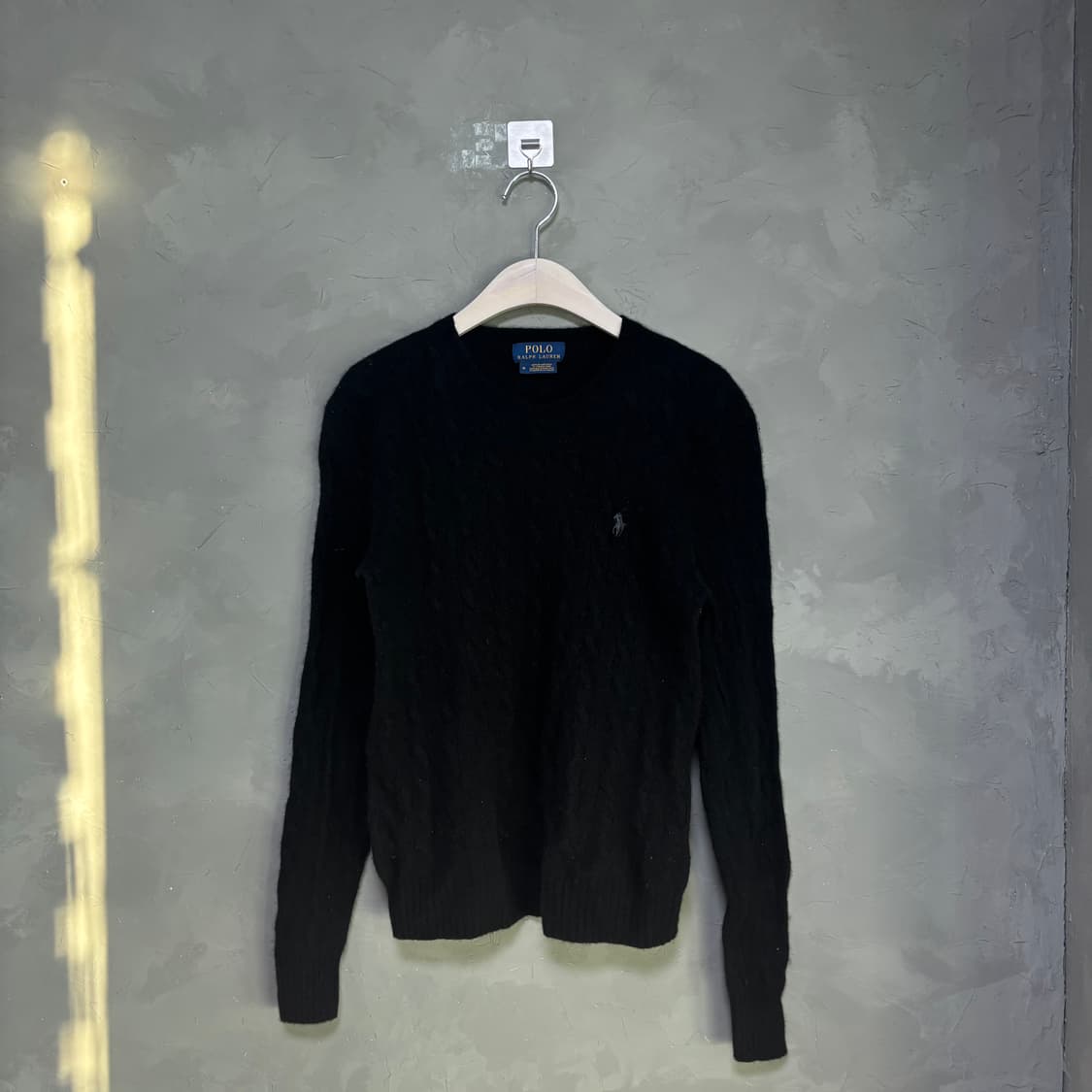 폴로 랄프로렌 울 캐시미어 꽈배기 니트 블랙 상품이미지1