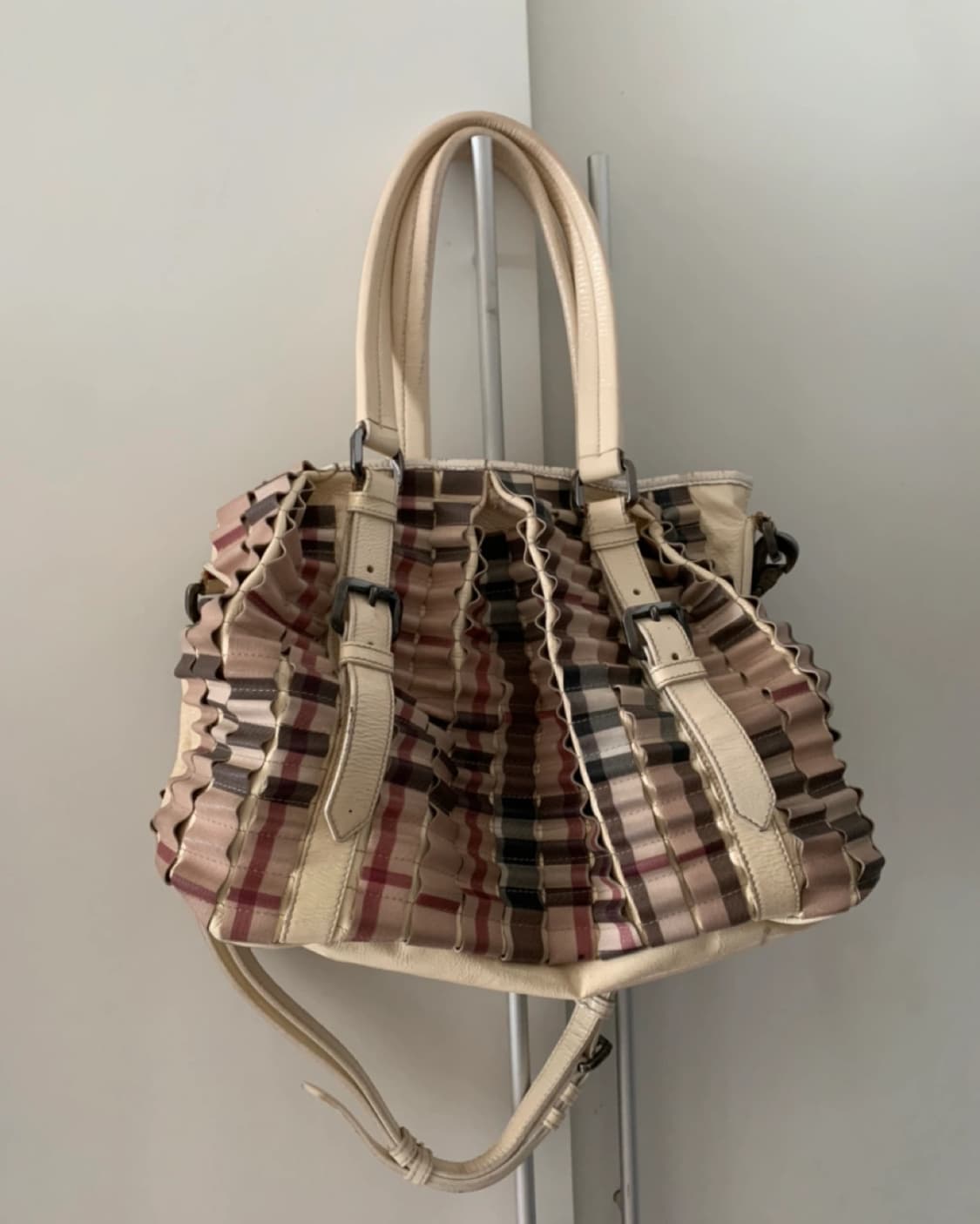 Burberry 버버리 뉴 노바체크 페이던트 투웨이 백 상품이미지1
