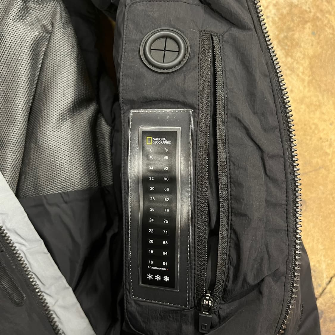 [정품/L] 내셔널지오그래픽 후드 패딩 베스트 블랙 b16 상품이미지7