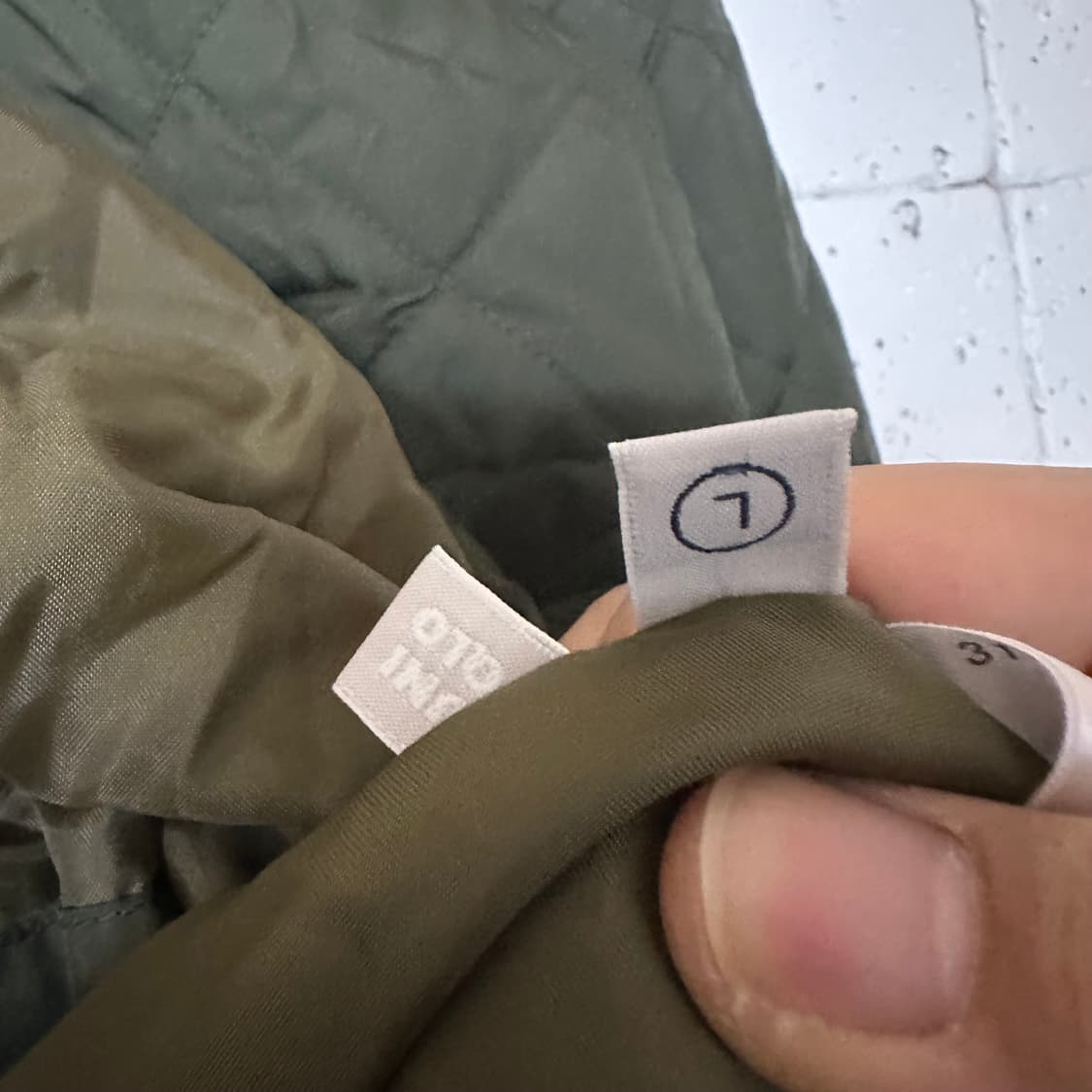 L 유니클로 퀼팅 자켓 상품이미지3