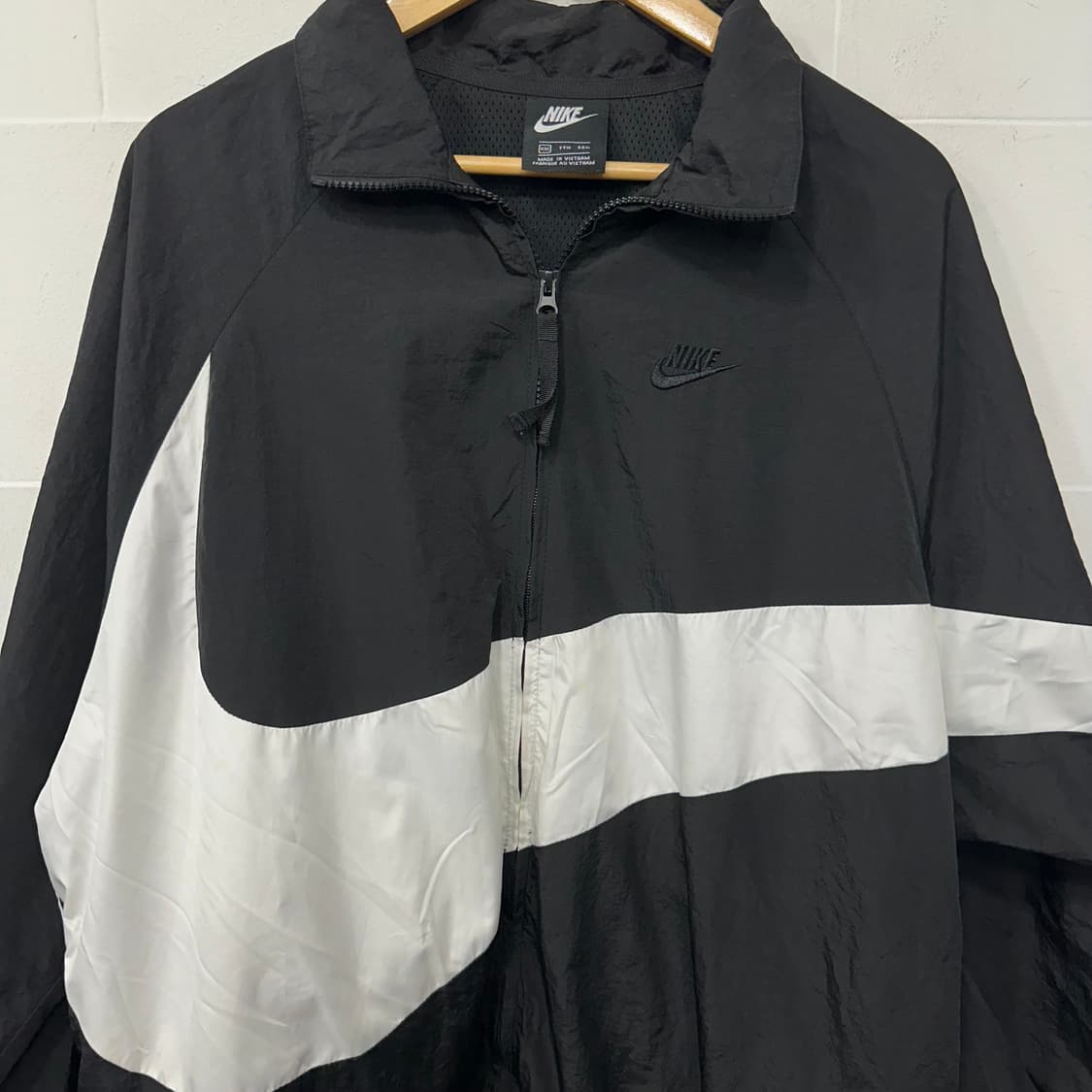 나이키 빅 스우시로고 바람막이 상품이미지2