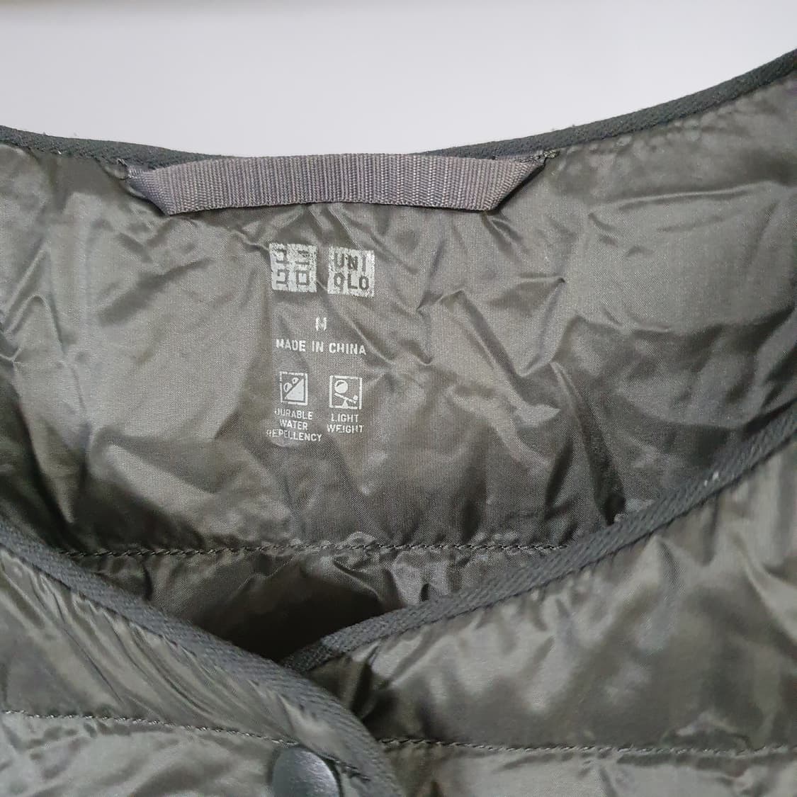 유니클로 라운드넥 경량 패딩 조끼 상품이미지2