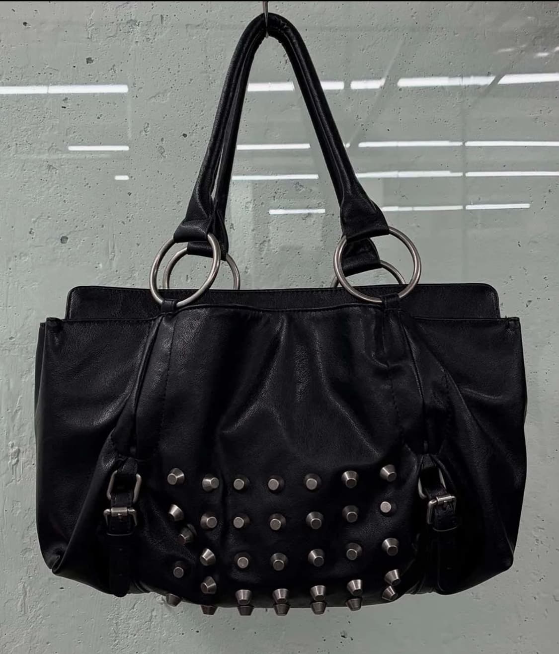 Metal Stud Tote Bag Black 상품이미지2