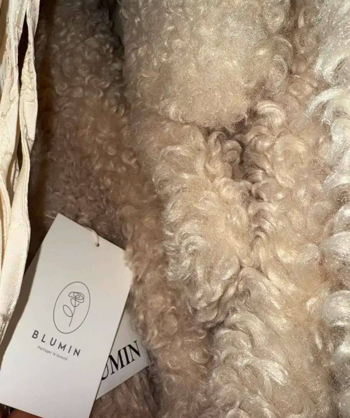 블루민 컬리페이크퍼자켓 상품이미지8