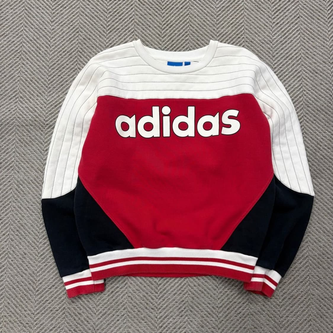 아디다스 25주년 니고 블락 스웻셔츠 v2428 상품이미지1