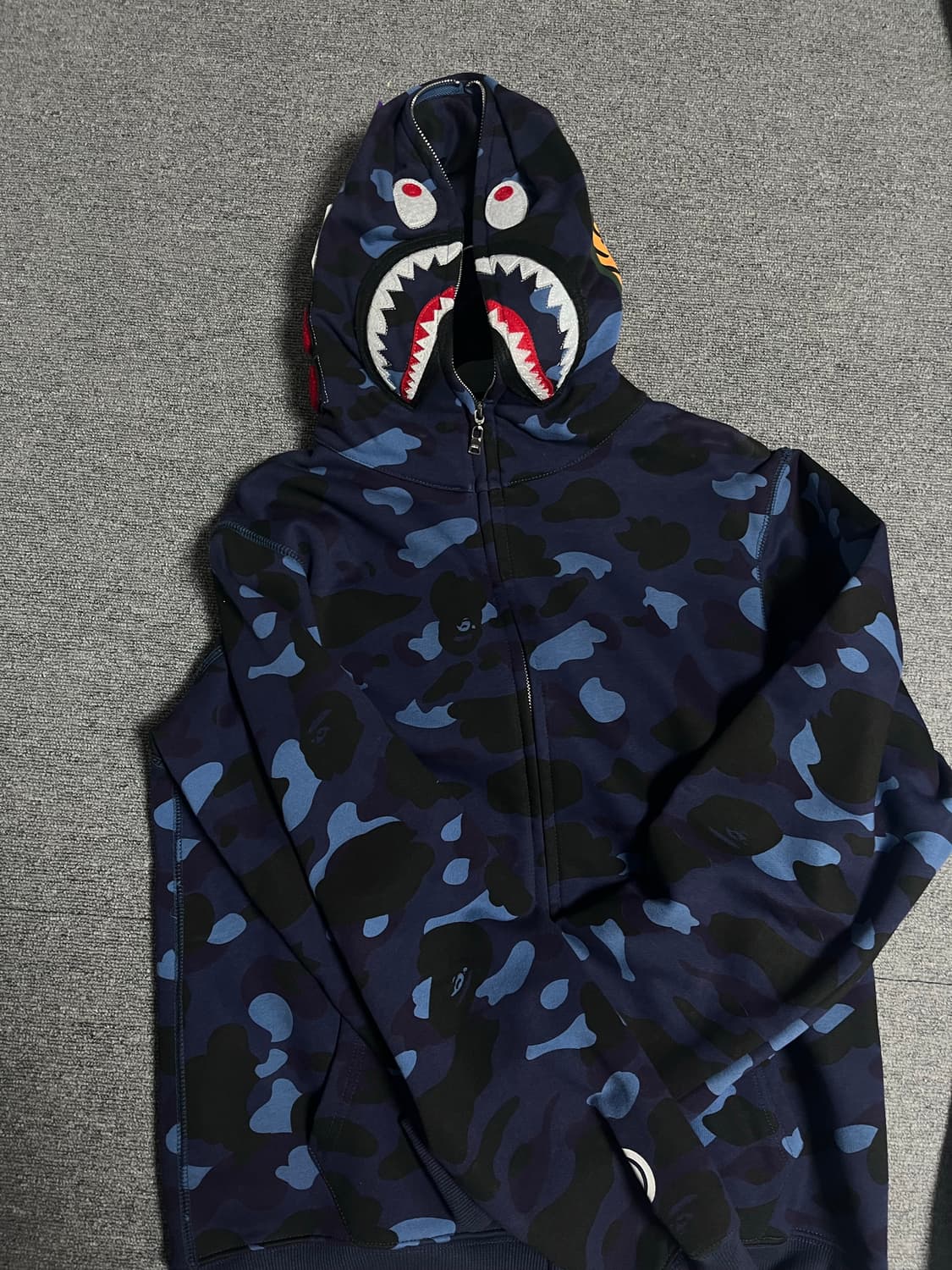 베이프 샤크 후드집업 상품이미지1