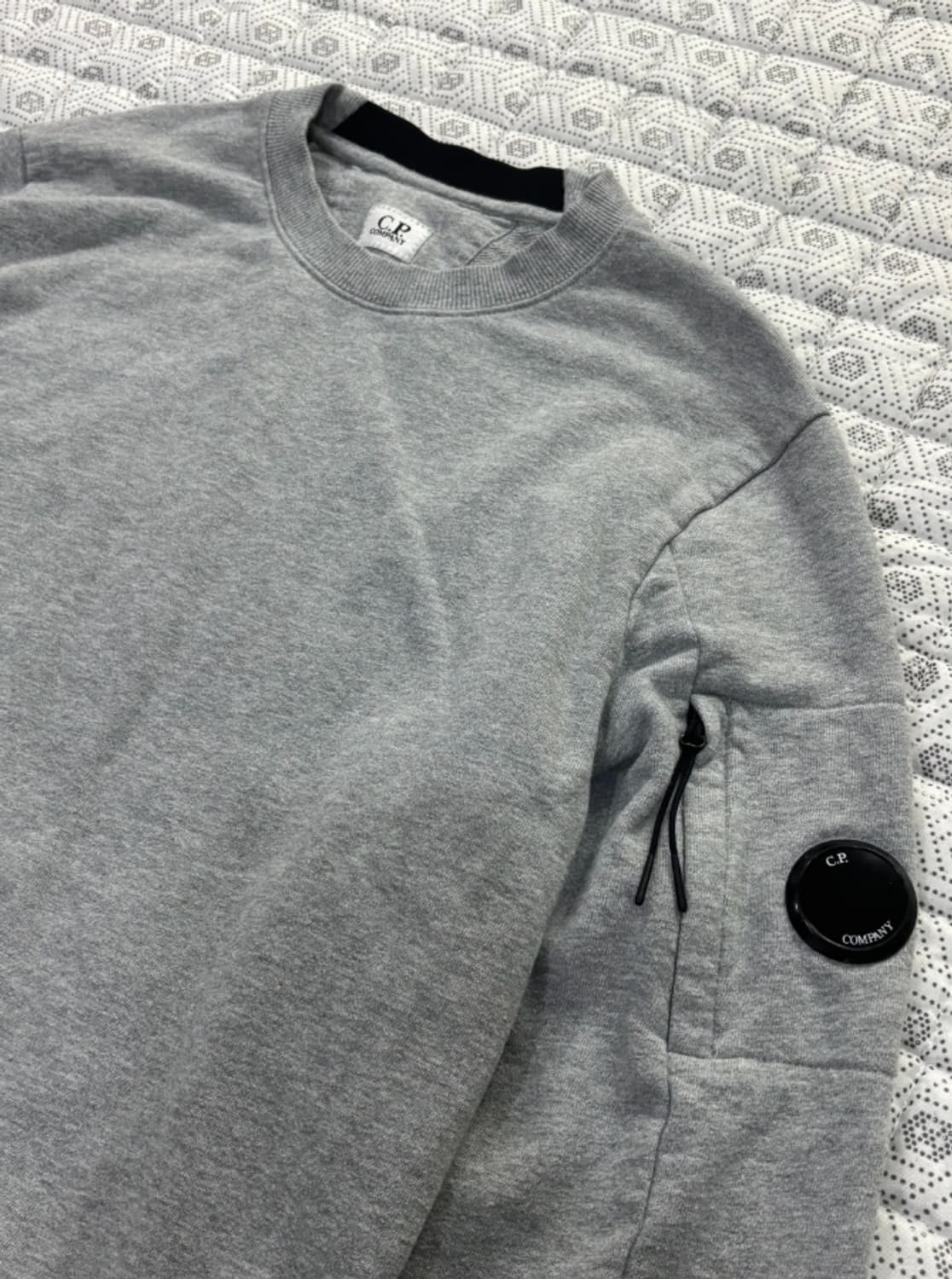 씨피컴퍼니 CP컴퍼니 렌즈 맨투맨 100 상품이미지1