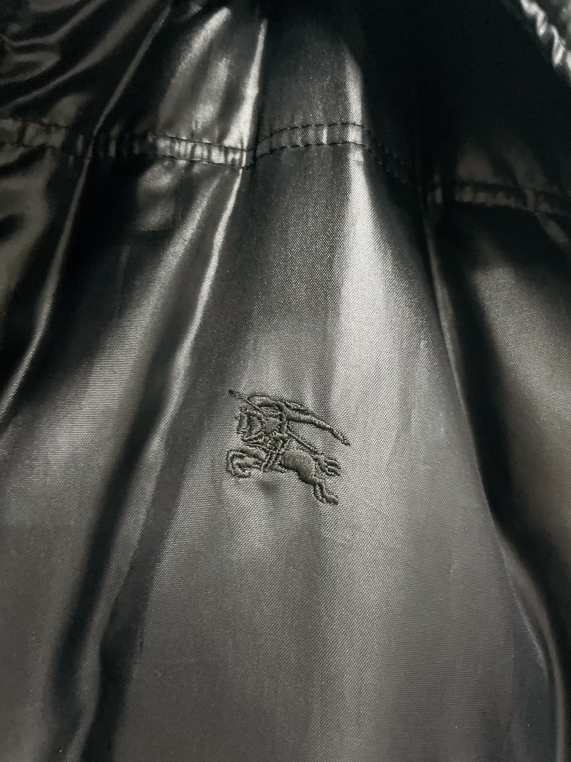 버버리 블랙 패딩 상품이미지4