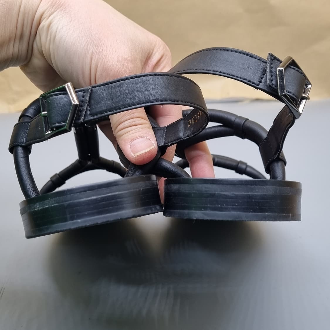 슈콤마보니 여성스트랩샌들375 240 상품이미지3