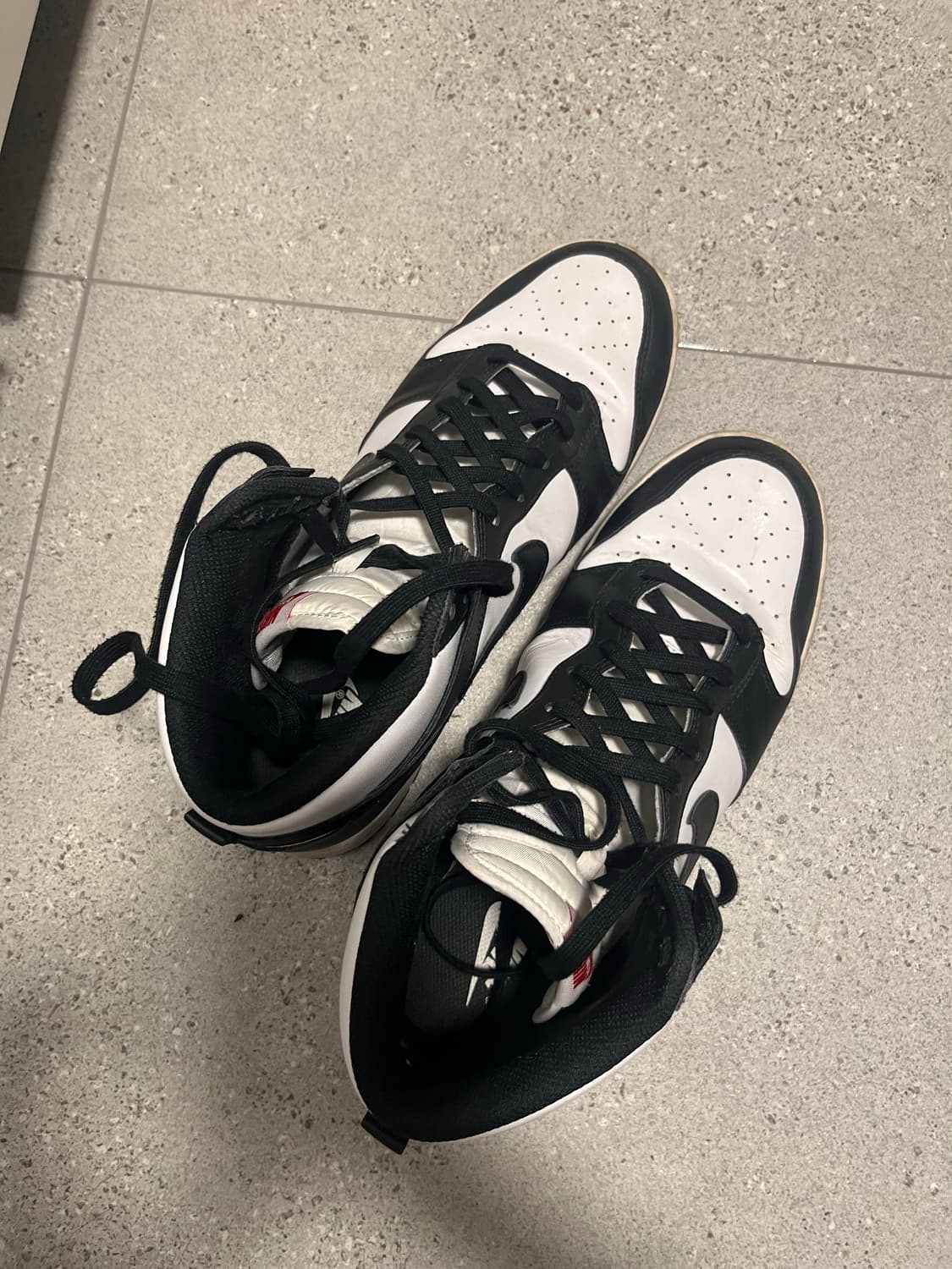 나이키 덩크 하이 레트로 블랙 앤 화이트 상품이미지4