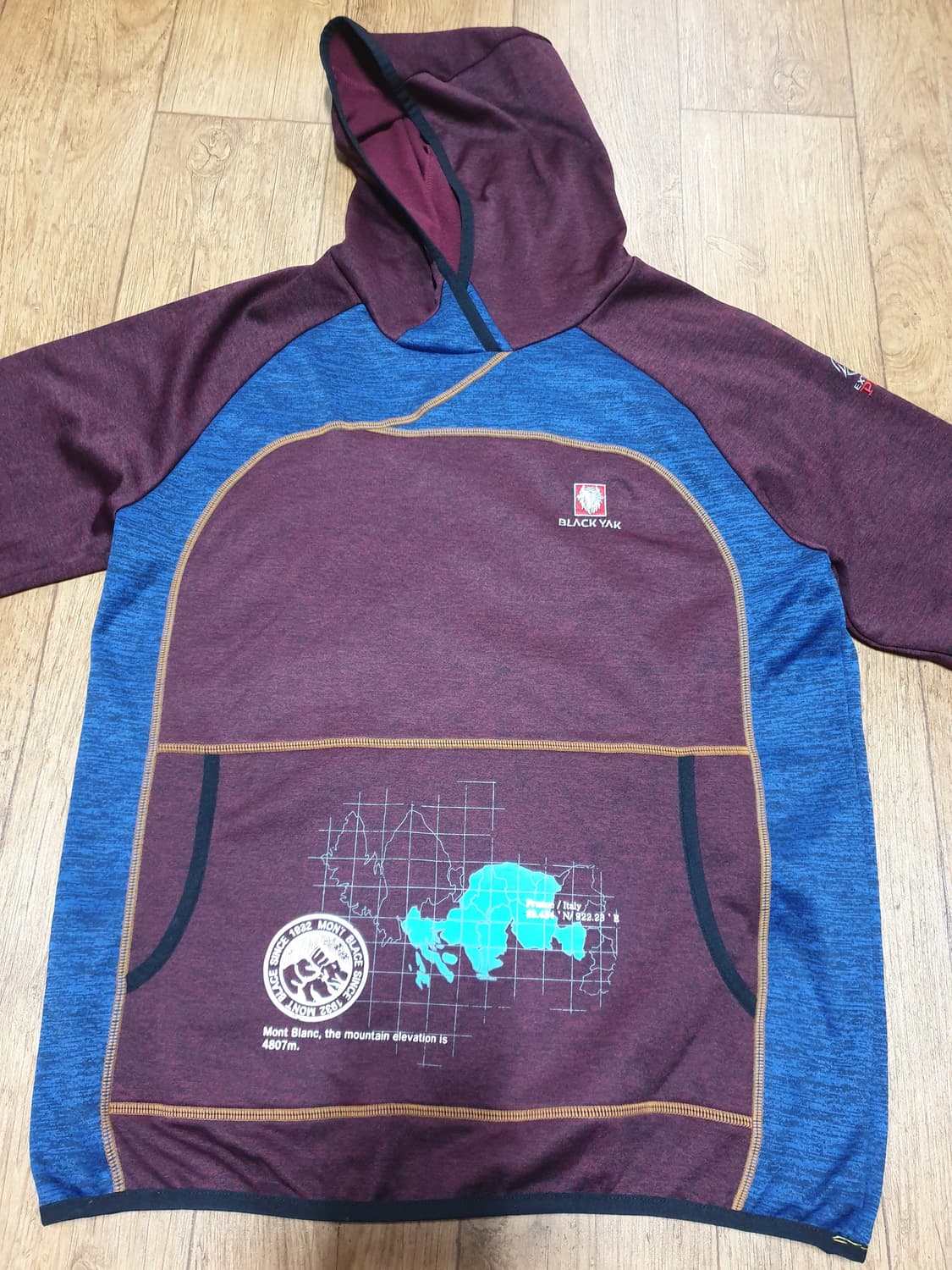 1049 블랙야크 아웃도어 후드티 100 사이즈입니다 상품이미지1
