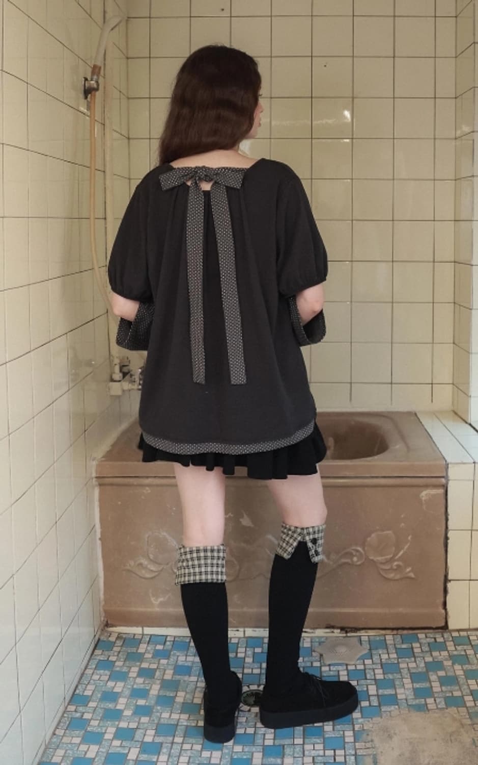 Back ribbon flare top / charcoal 상품이미지3