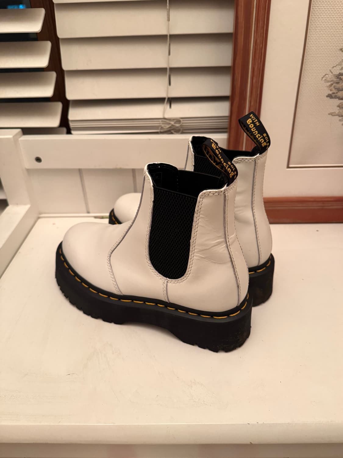[EU38] 닥터마틴 2976 스무스 레더 플랫폼 첼시 부츠 상품이미지1
