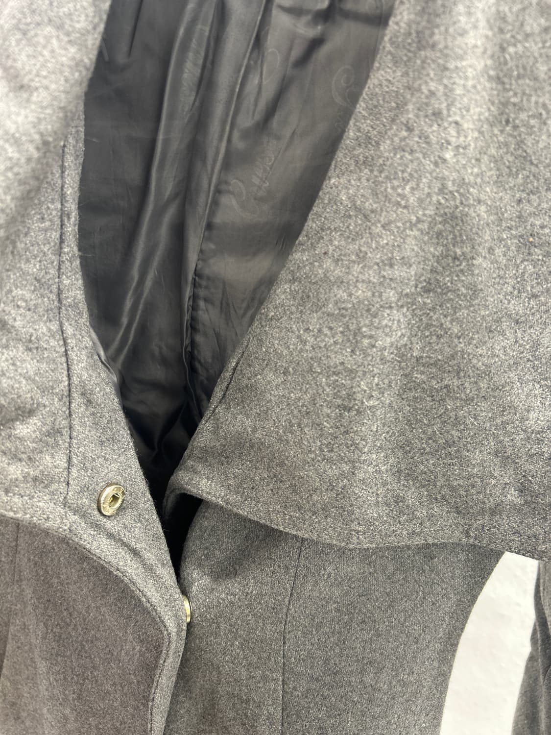 게스 빅카라 미디코트 상품이미지3